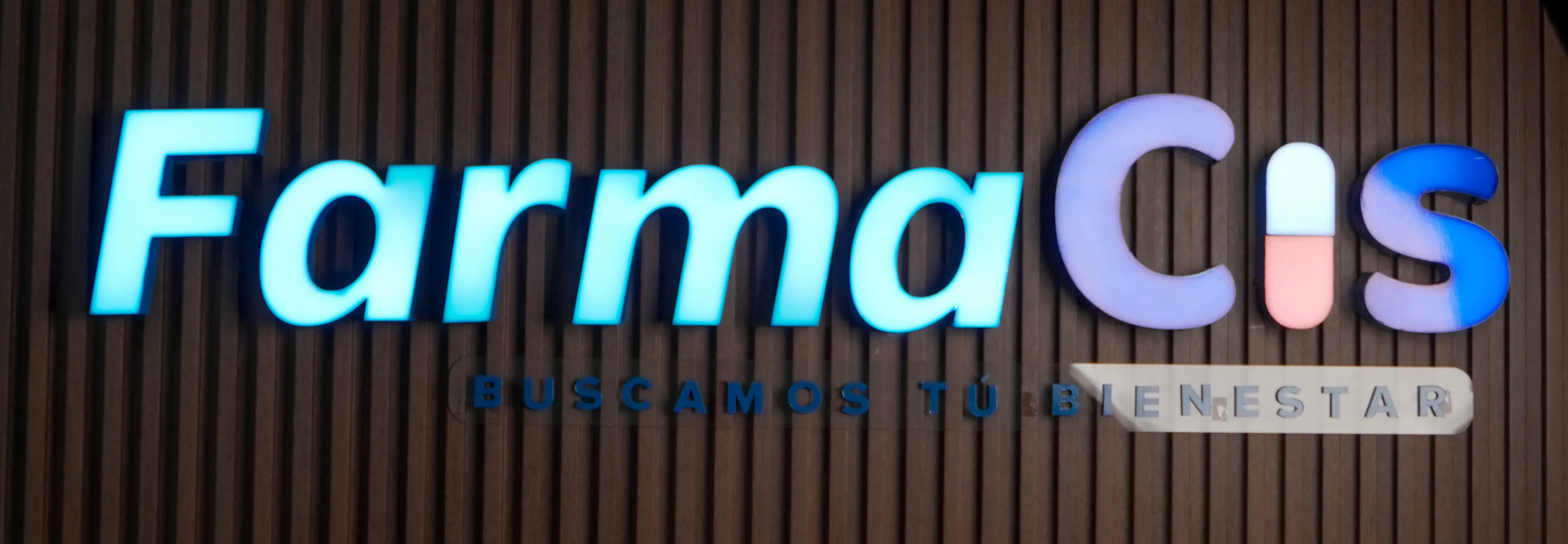 Atención personalizada en farmacia Mora Real